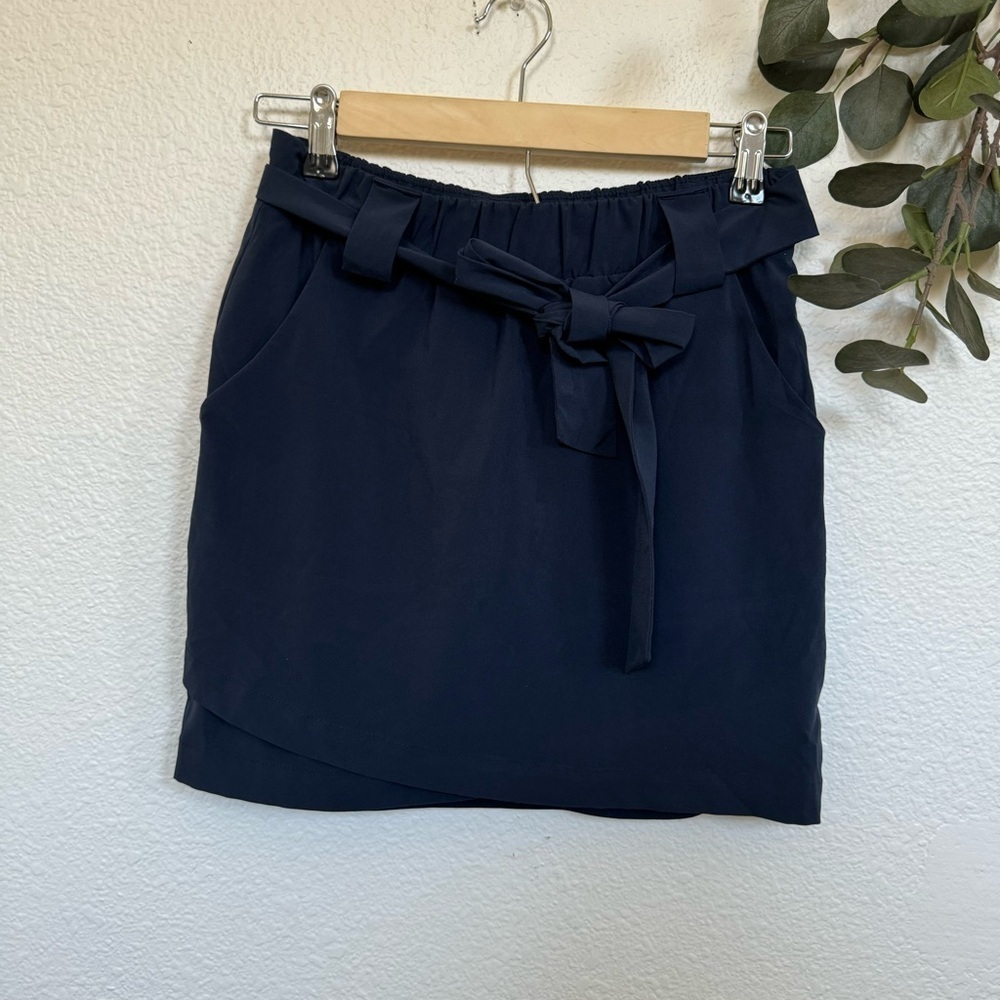 Athleta- Navy Destination Skort Size XS